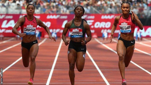 他也注重手 他也注重手